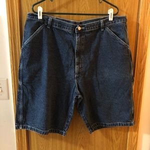 Wrangler jean Shorts mens Size 40
Smoke free